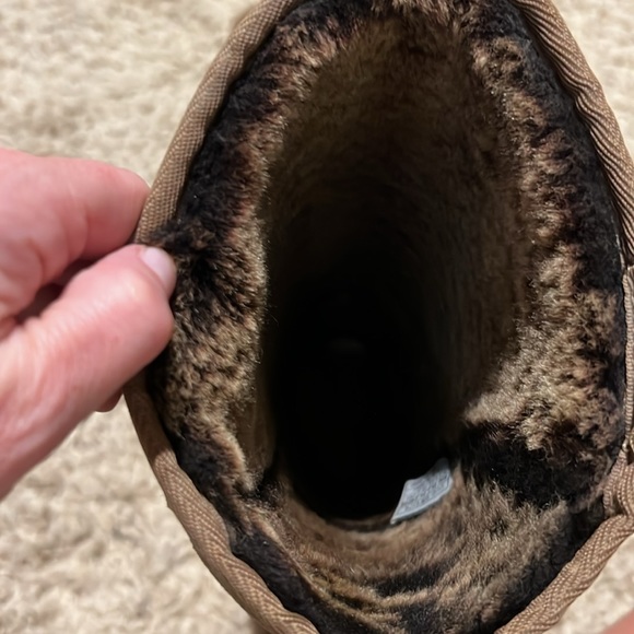 Women’s Rina UGG Metallic Gold Ribbon Tall Boots 7 - Picture 6 of 8